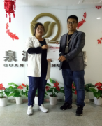 【賀】山東威海開發(fā)區(qū)吳女士成功加盟張成榮電烤雞架！