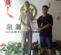 張成榮電烤雞架加盟，1人也能干！讓創(chuàng)業(yè)變簡單！