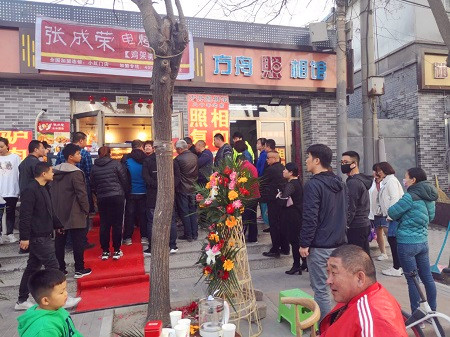 北京電烤雞架加盟店開業(yè)，帶你領(lǐng)略北京人兒的熱情！