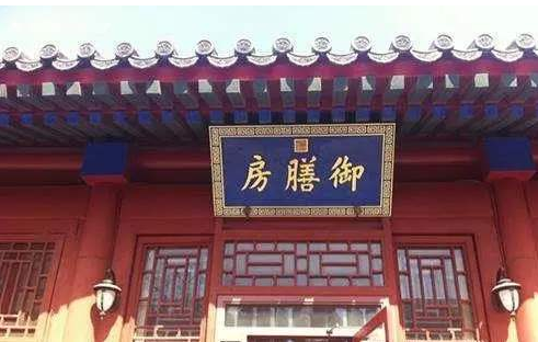 街頭熱賣的張成榮電烤雞架，三大特色贏得市場(chǎng)關(guān)注